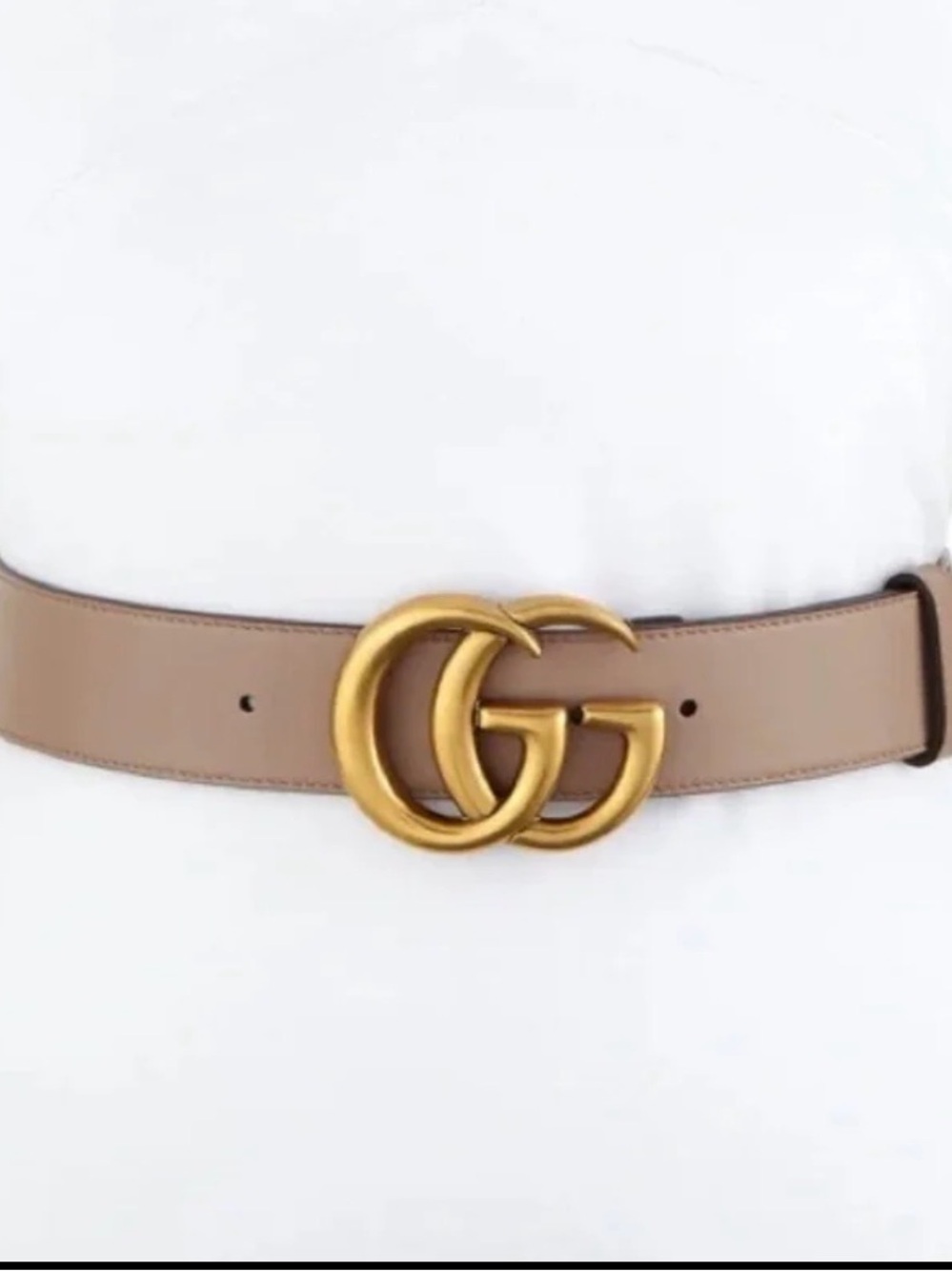 Gucci leather belt in porcelain rose with a Double G buckle. Sz 90 authentic